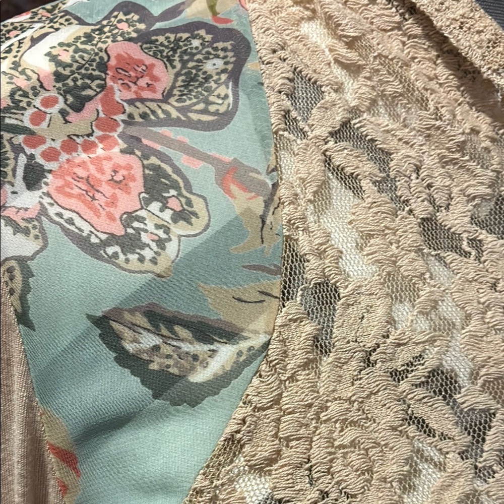 Gimmicks Floral Lace Waterfall Cardigan. Size Medium. - Picture 3 of 10